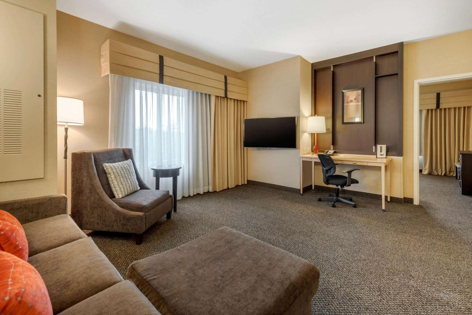 Cambria Hotel Akron - Canton Airport Uniontown Εξωτερικό φωτογραφία